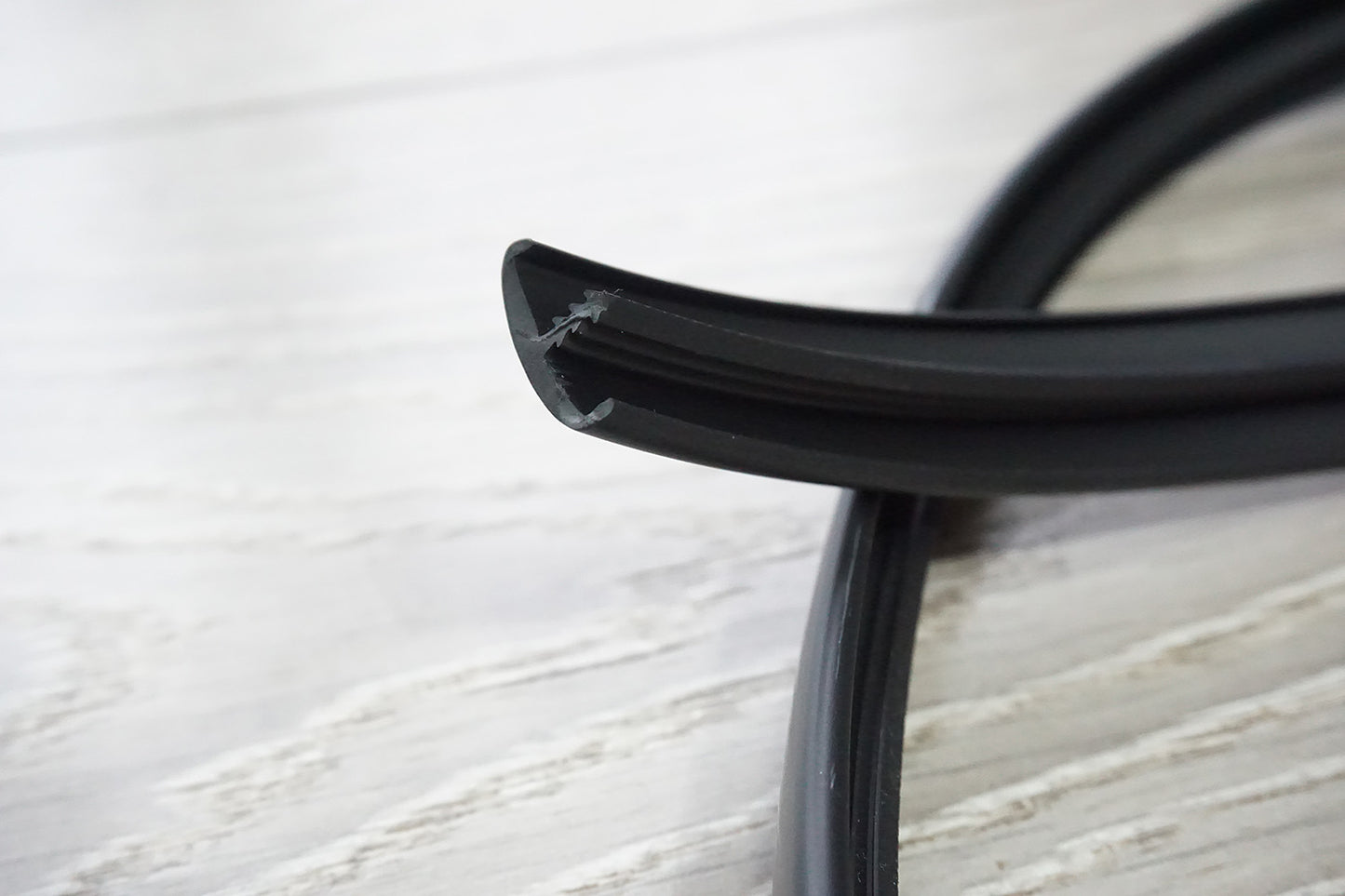 5 Metres Double Lipped black T-Trim - 15MM
